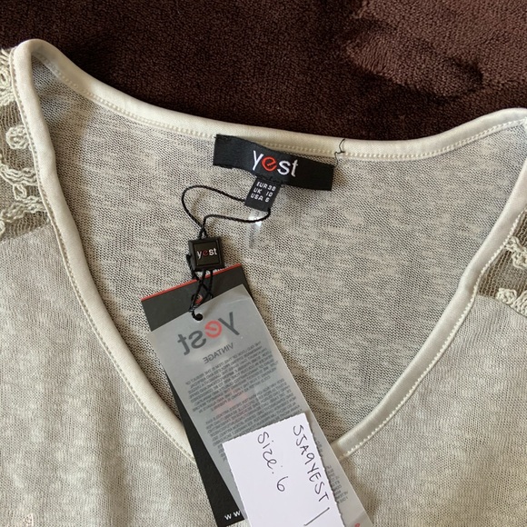 3/4 sleeve flower print top - Picture 2 of 7